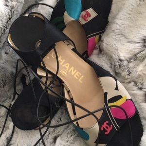 Chanel print strapped heeled sandals size 5. Heel height 2.5 inches
